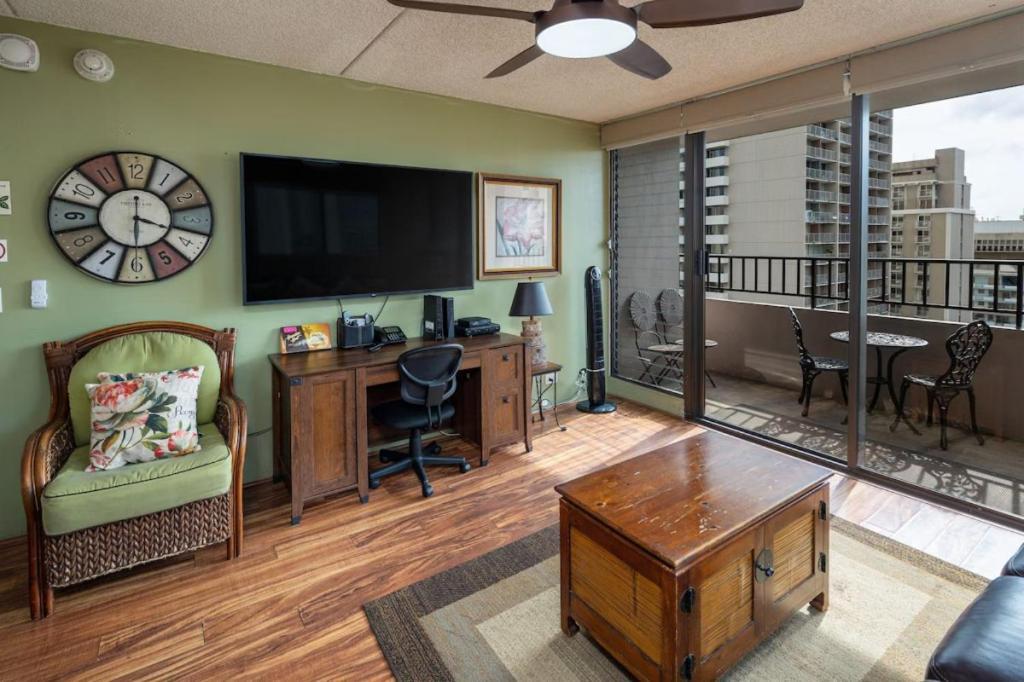 Heart Of Waikiki,1Bdrm,Free Parking, Wifi,No Resort Fees,Youtube,Netflix ! Гонолулу Экстерьер фото