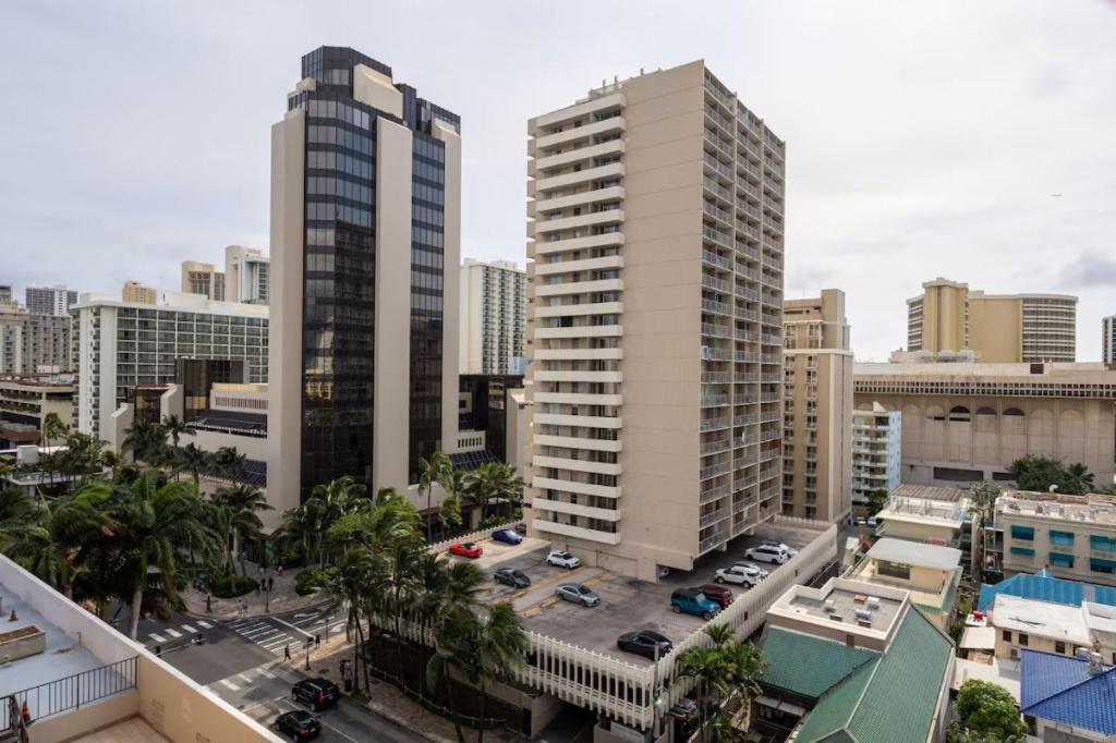Heart Of Waikiki,1Bdrm,Free Parking, Wifi,No Resort Fees,Youtube,Netflix ! Гонолулу Экстерьер фото