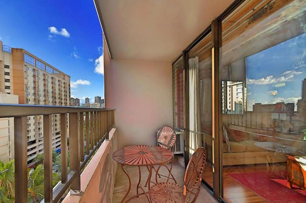 Heart Of Waikiki,1Bdrm,Free Parking, Wifi,No Resort Fees,Youtube,Netflix ! Гонолулу Экстерьер фото