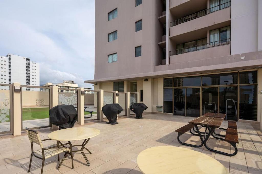 Heart Of Waikiki,1Bdrm,Free Parking, Wifi,No Resort Fees,Youtube,Netflix ! Гонолулу Экстерьер фото