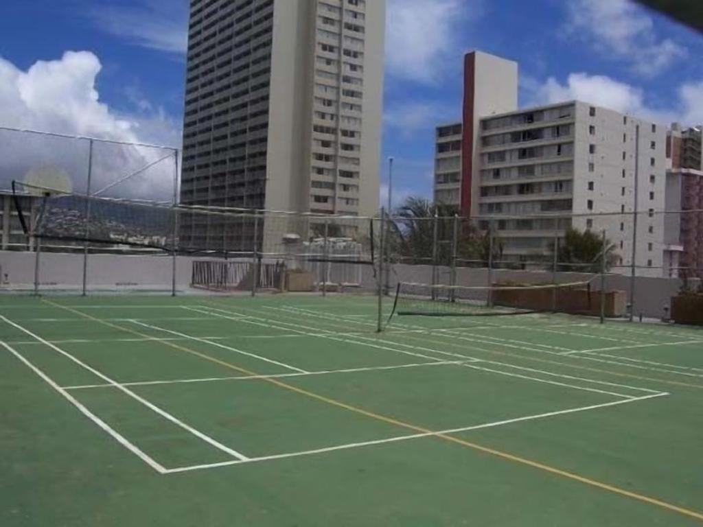 Heart Of Waikiki,1Bdrm,Free Parking, Wifi,No Resort Fees,Youtube,Netflix ! Гонолулу Экстерьер фото